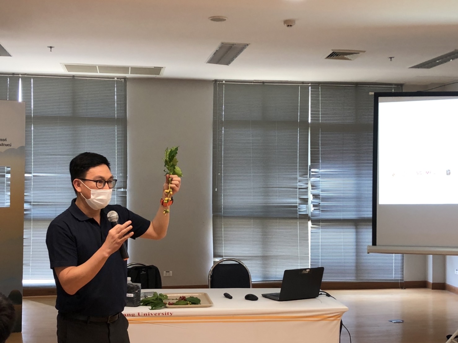 สถาบันชาและกาแฟจัดกิจกรรมอบรมเชิงปฏิบัติการ ค่ายบูรณาการสำหรับนักเรียนชั้นมัธยมศึกษาปีที่ 4 โครงการห้องพิเศษฯ วิทยาศาสตร์ คณิตศาสตร์ เทคโนโลยีและสิ่งแวดล้อม กลุ่มเครือข่ายภาคเหนือตอนบน