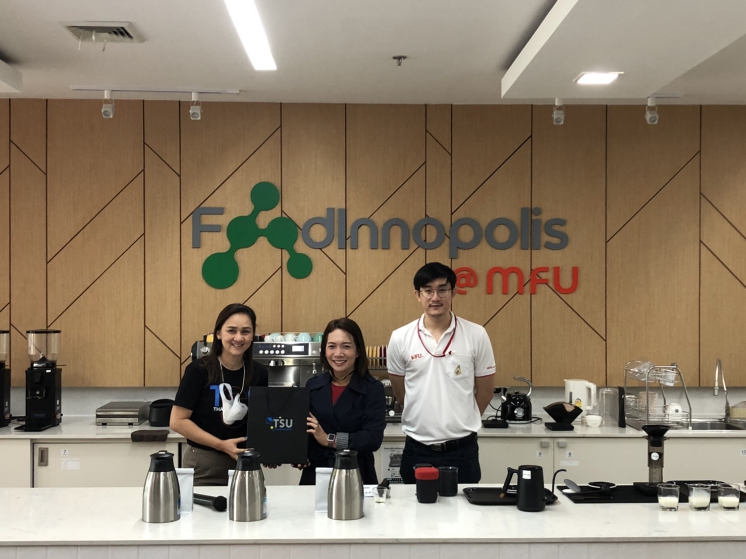 สถาบันชาและกาแฟต้อนรับคณะนิสิตปริญญาตรีคณะอุตสาหกรรมเกษตรและชีวภาพมหาวิทยาลัยทักษิณ วิทยาเขตพัทลุง