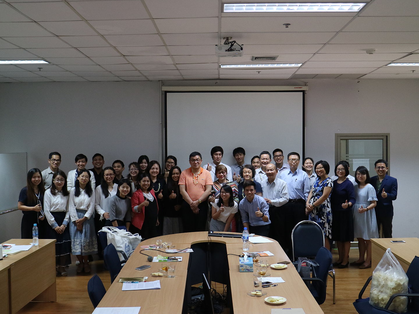 A Visit from the Overseas Education College, Xiamen University