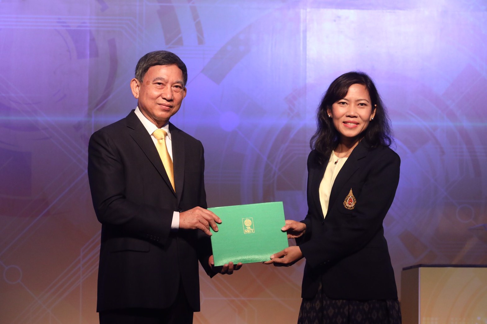 MFU Win Award in Thailand Research Expo 2019