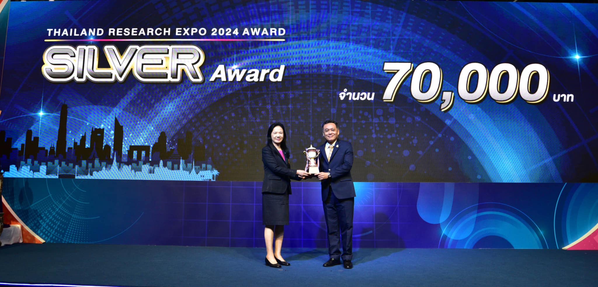 MFU Seizes the Silver Award, Showcasing Meaningful Research Works in the Thailand Research Expo 2024