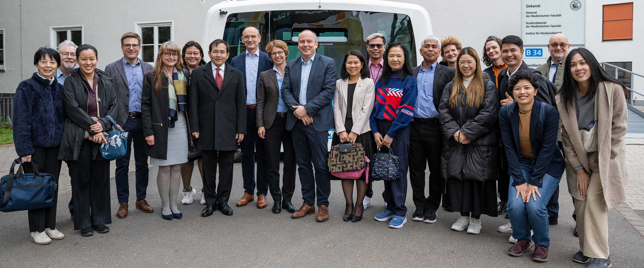 MFU Delegation Visits the University of Bonn and the University Hospital Bonn to Strengthen Research Cooperation