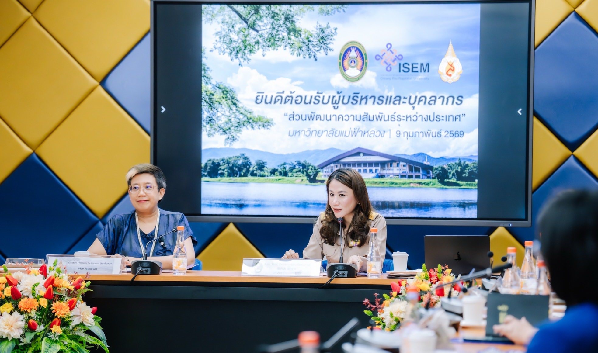 MFU and CRRU Exchange Best Practices to Enhance Internationalisation and Student Support